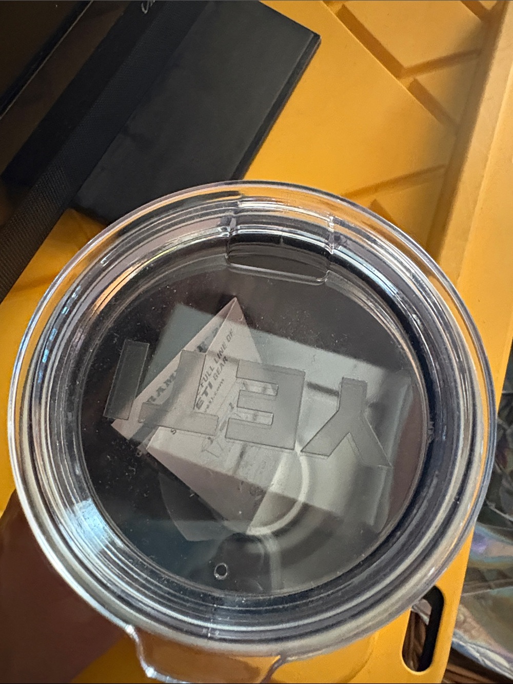 Yeti Clear Plastic Lid with Transparent Finish - Picture 2 of 4